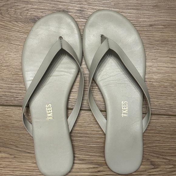 TKEES Grey Sandals - Picture 1 of 3